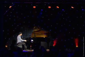 Ramon Bessel: Lieder zum Festhalten (Karten verfügbar)