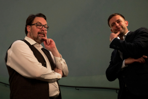 DER NÄCHSTE BITTE! Ein weltpolitischer Liederabend mit André Hartmann und Michael Ponert (Karten verfügbar)